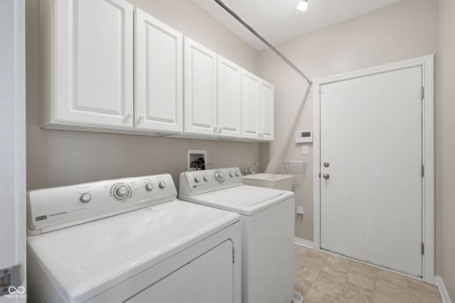 10862 Chestnut Heath Court, Noblesville, IN 46060