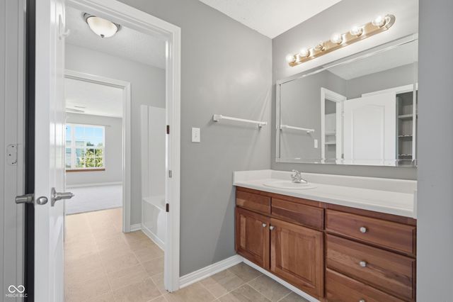 10862 Chestnut Heath Court, Noblesville, IN 46060