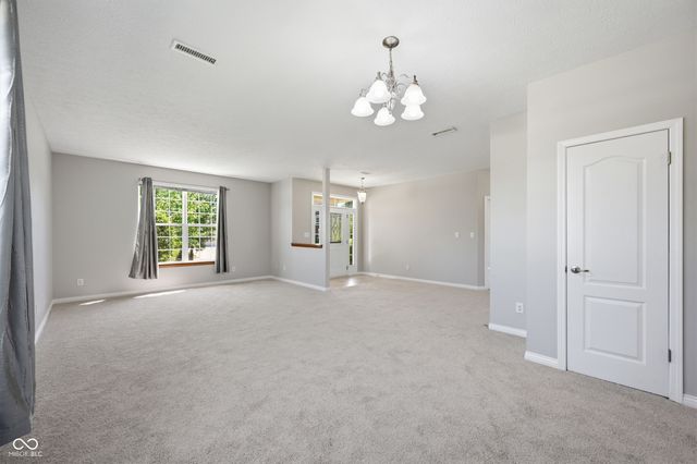 10862 Chestnut Heath Court, Noblesville, IN 46060