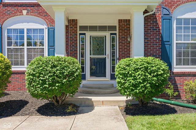 10862 Chestnut Heath Court, Noblesville, IN 46060