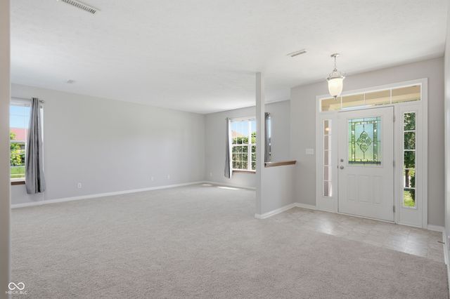 10862 Chestnut Heath Court, Noblesville, IN 46060