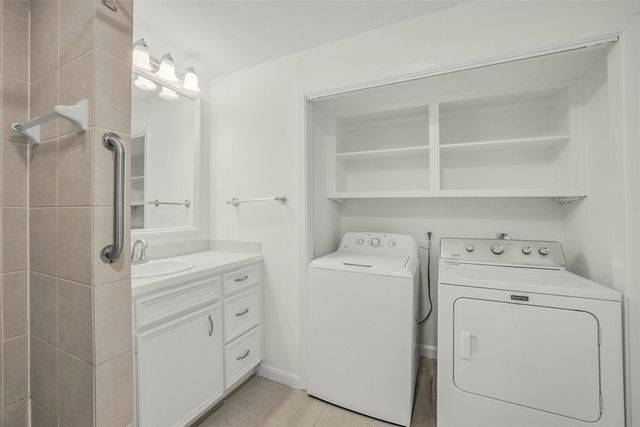 1917 Augusta Drive A8, Houston, TX 77057