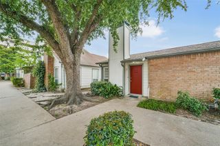 1917 Augusta Drive A8, Houston, TX 77057
