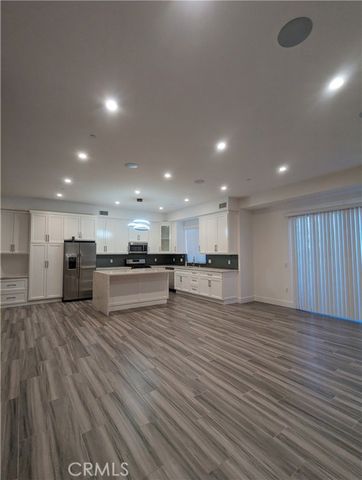 8254 Sharuzi Lane, Northridge (los Angeles), CA 91325