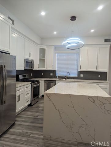 8254 Sharuzi Lane, Northridge (los Angeles), CA 91325