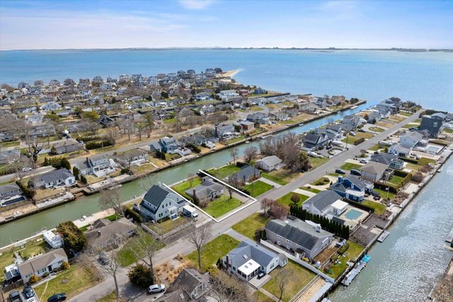 21 Tarpon Road, East Quogue, NY 11942