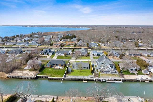 21 Tarpon Road, East Quogue, NY 11942