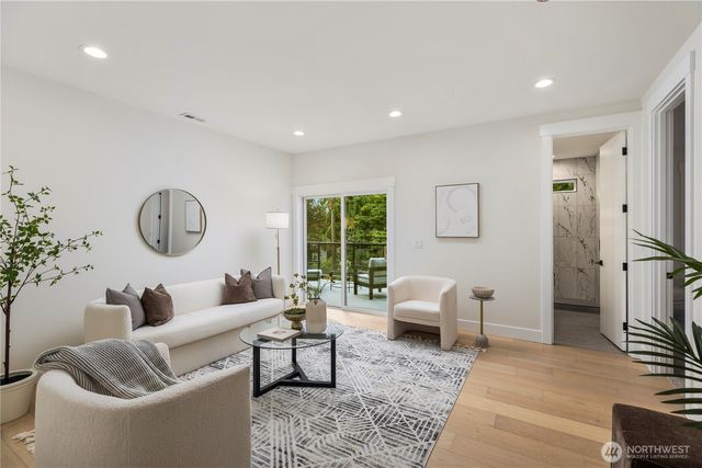 12922 NE 104th Street, Kirkland, WA 98033