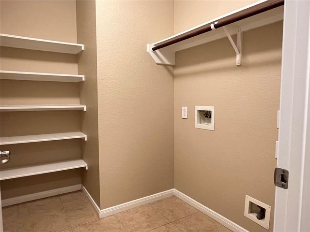 9515 Lower Ridgeway, Houston, TX 77075