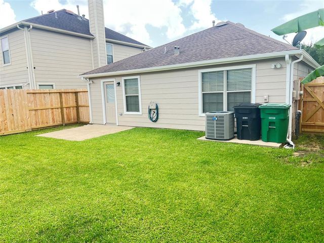 9515 Lower Ridgeway, Houston, TX 77075