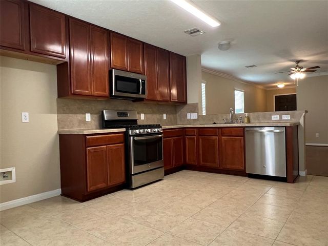 9515 Lower Ridgeway, Houston, TX 77075