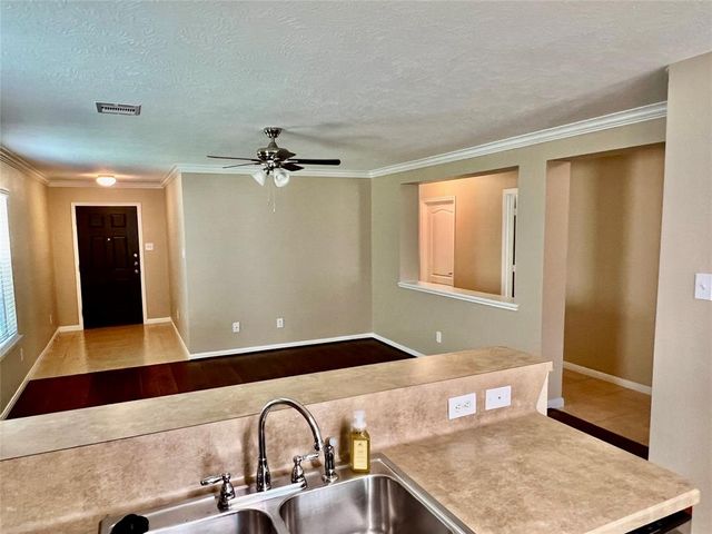 9515 Lower Ridgeway, Houston, TX 77075