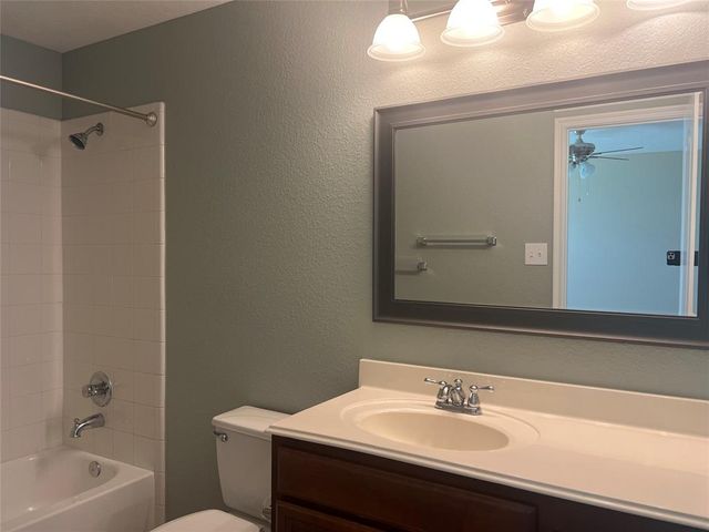9515 Lower Ridgeway, Houston, TX 77075