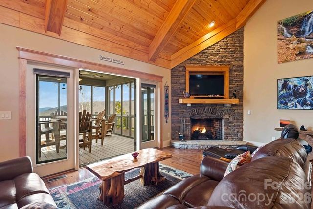 27 Indianola Lane, Bryson City, NC 28713