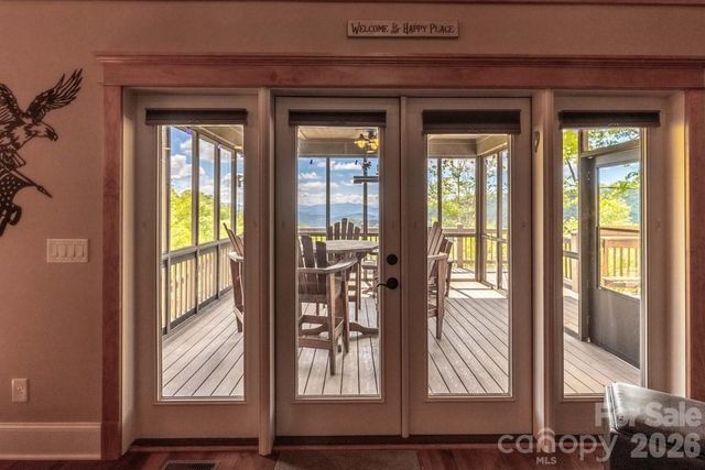 27 Indianola Lane, Bryson City, NC 28713