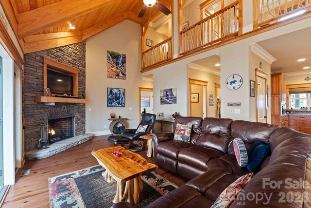 27 Indianola Lane, Bryson City, NC 28713