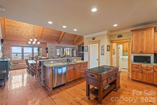 27 Indianola Lane, Bryson City, NC 28713