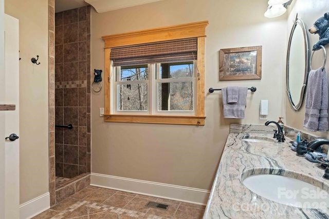 27 Indianola Lane, Bryson City, NC 28713