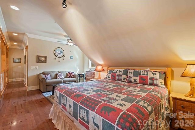 27 Indianola Lane, Bryson City, NC 28713