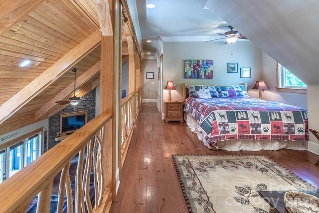 27 Indianola Lane, Bryson City, NC 28713