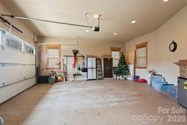 27 Indianola Lane, Bryson City, NC 28713