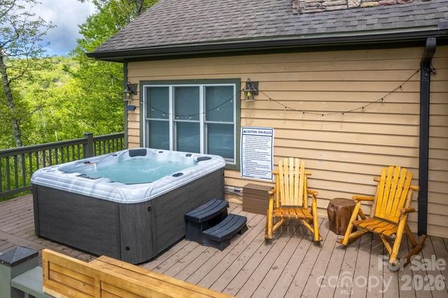 27 Indianola Lane, Bryson City, NC 28713