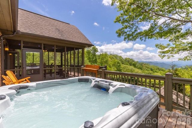 27 Indianola Lane, Bryson City, NC 28713