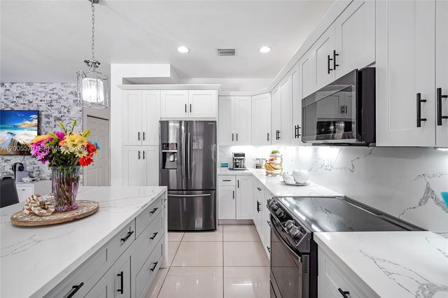 15294 SW 173rd St, Miami, FL 33187