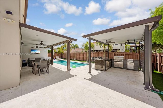 15294 SW 173rd St, Miami, FL 33187