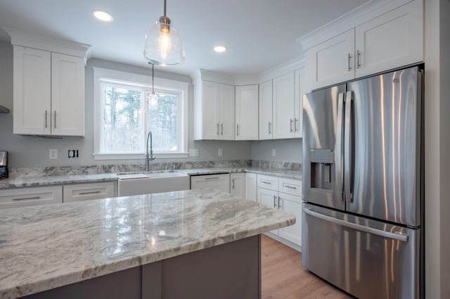 11 Nash Lane, Epsom, NH 03234