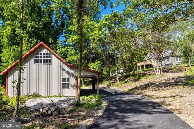 9316 CROOM RD, Upper Marlboro, MD 20772