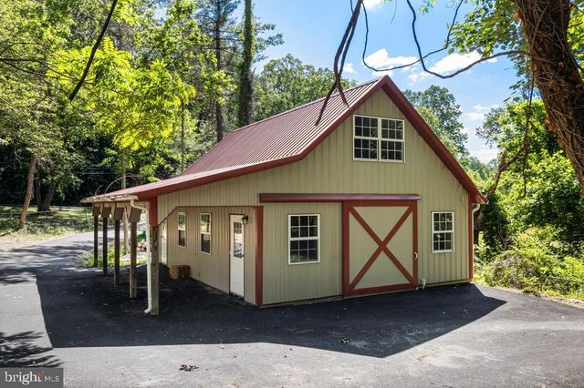 9316 CROOM RD, Upper Marlboro, MD 20772