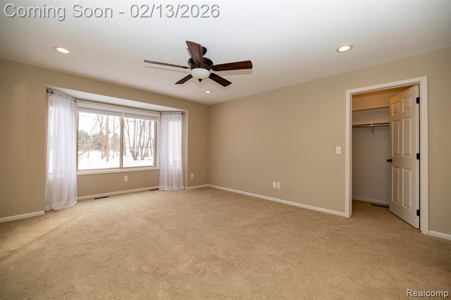 6056 Lochmore Drive 49, Commerce Twp, MI 48382