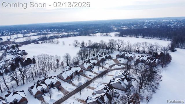 6056 Lochmore Drive 49, Commerce Twp, MI 48382