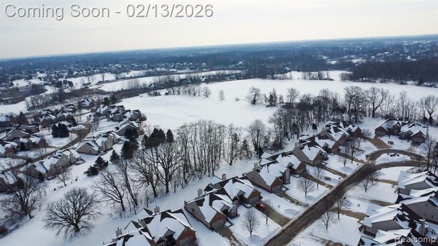 6056 Lochmore Drive 49, Commerce Twp, MI 48382