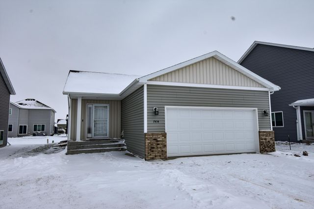 7454 21 Street S, Fargo, ND 58104