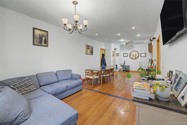 136-05 Sanford Avenue 3A, Flushing, NY 11355