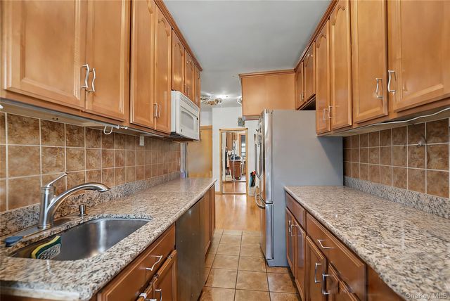 136-05 Sanford Avenue 3A, Flushing, NY 11355