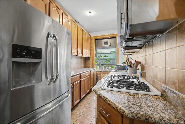 136-05 Sanford Avenue 3A, Flushing, NY 11355