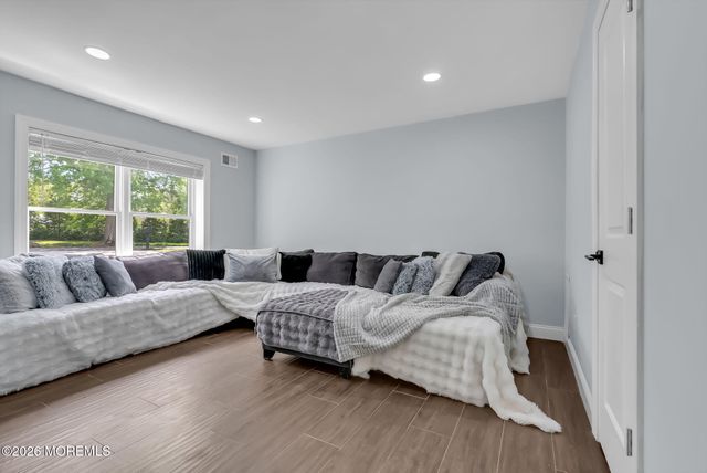 389 Kildare Drive, Toms River, NJ 08753