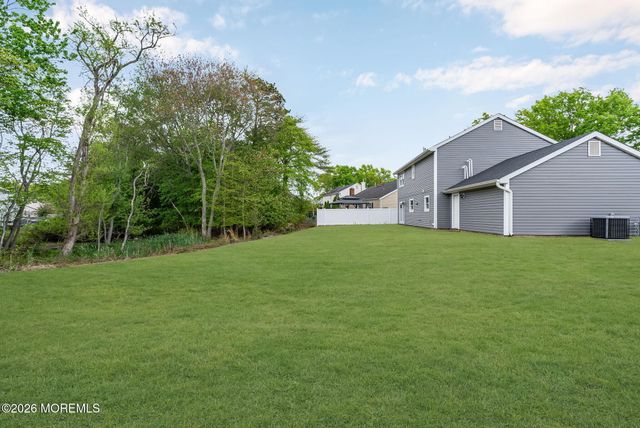 389 Kildare Drive, Toms River, NJ 08753