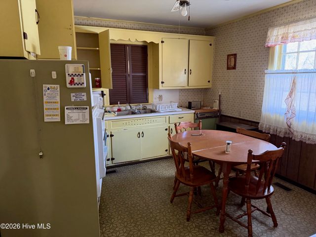 1102 Delano Avenue SW, Wilson, NC 27893