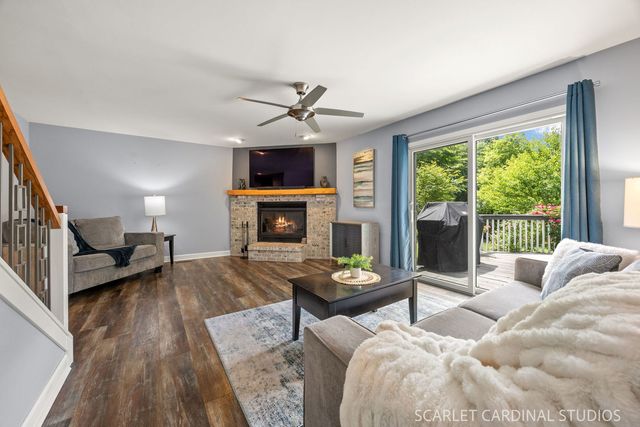 1304 Clark Street, North Aurora, IL 60542