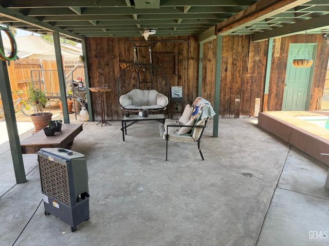 5901 Wilson Road, Bakersfield, CA 93309