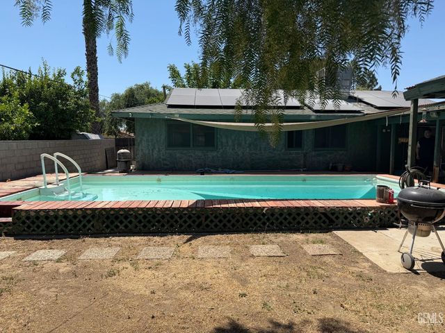 5901 Wilson Road, Bakersfield, CA 93309