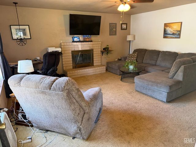 5901 Wilson Road, Bakersfield, CA 93309