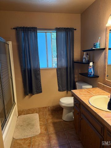 5901 Wilson Road, Bakersfield, CA 93309