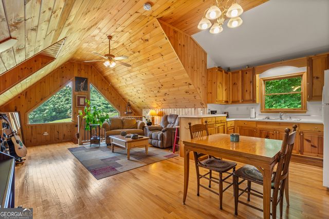 534 Mountainside Drive, Rabun Gap, GA 30568