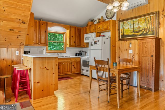 534 Mountainside Drive, Rabun Gap, GA 30568
