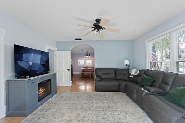 424 James STREET, Burlington, WI 53105